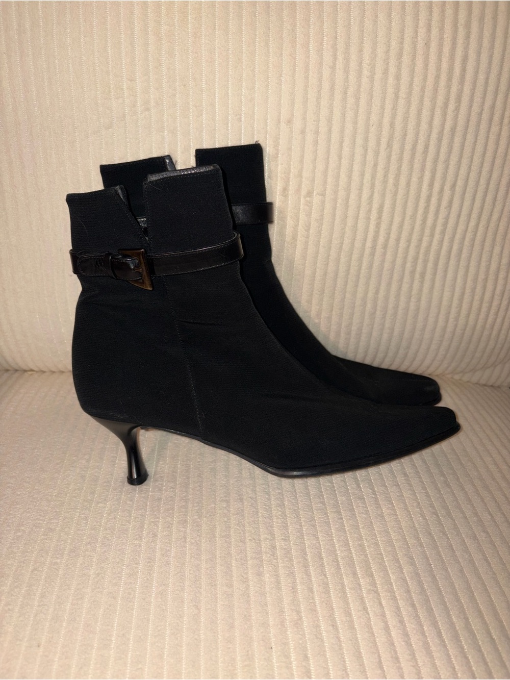 Vintage Stuart Weitzman Black Pointed Toe Kitten Heel Ankle Boots 7.5